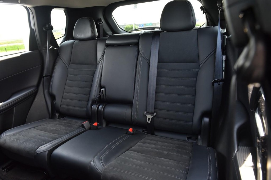 Mitsubishi Outlander Vehicle Image 25