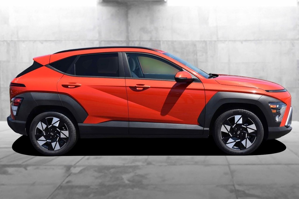Hyundai Kona Vehicle Image 05