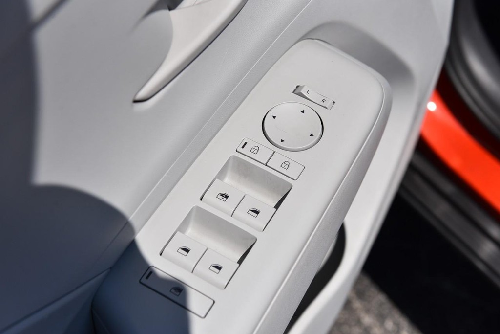 Hyundai Kona Vehicle Image 08