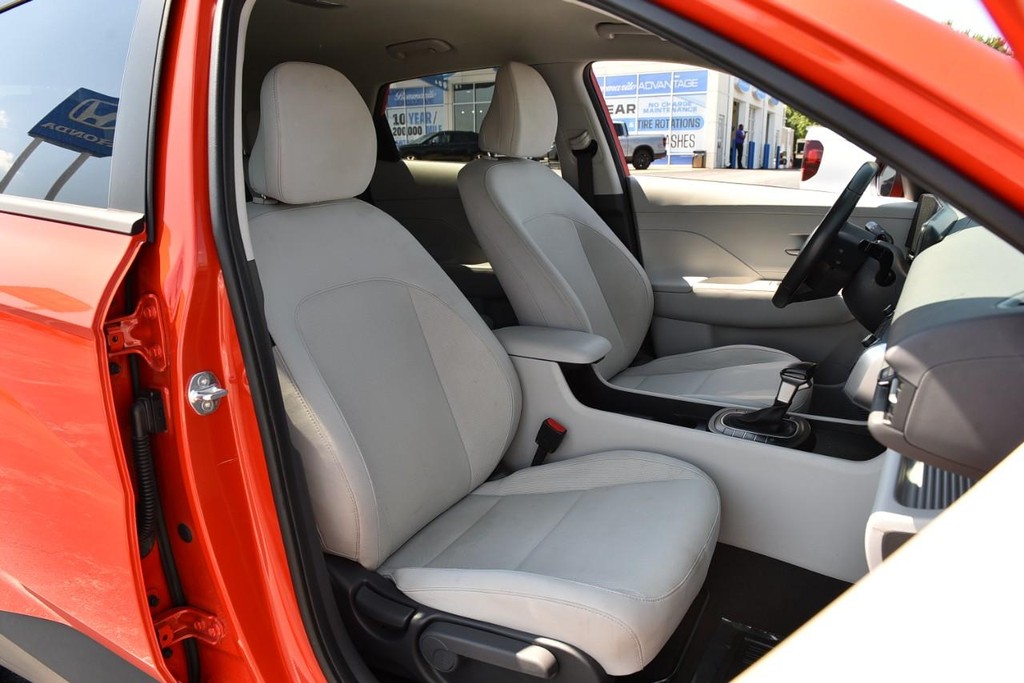 Hyundai Kona Vehicle Image 21