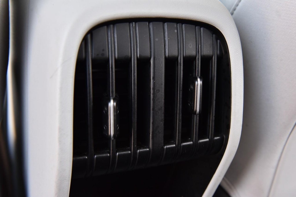 Hyundai Kona Vehicle Image 23