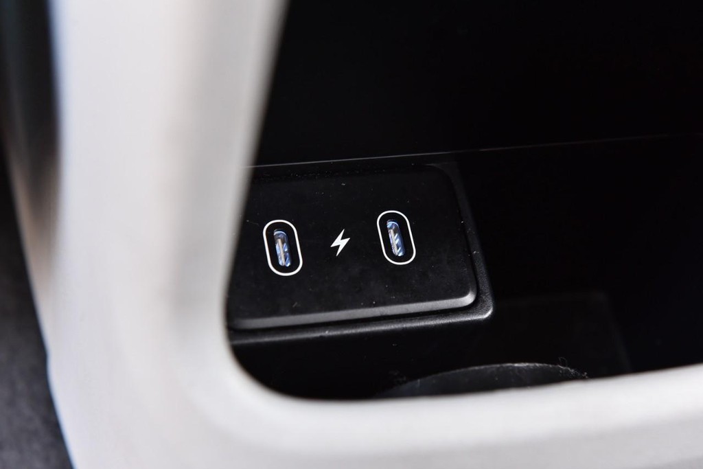 Hyundai Kona Vehicle Image 24