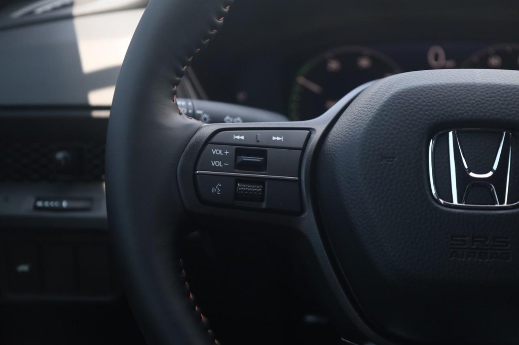 Honda CR-V Hybrid Vehicle Image 10