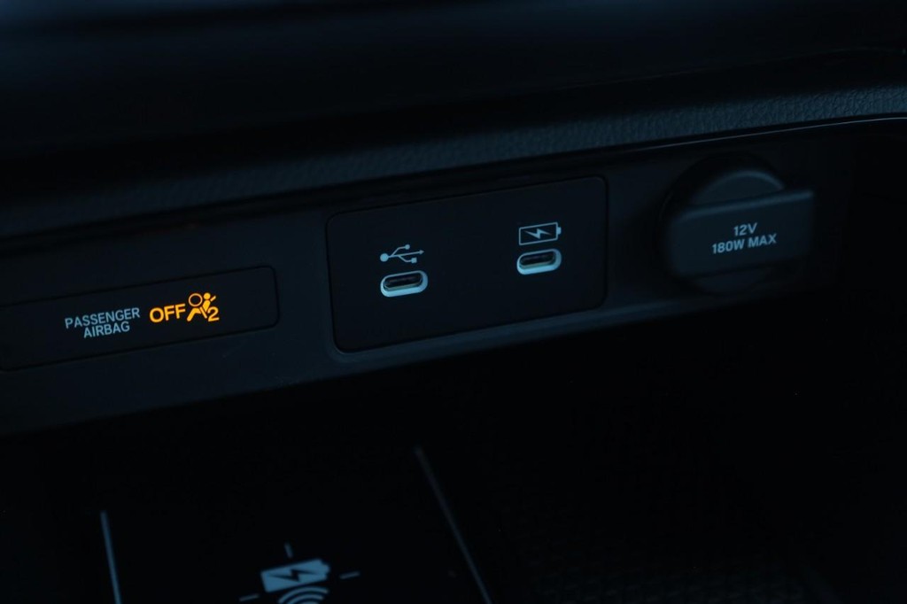 Honda CR-V Hybrid Vehicle Image 18
