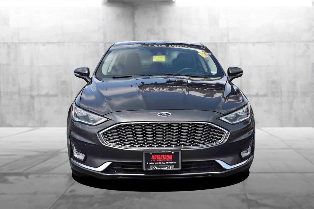 Ford Fusion Vehicle Full-screen Gallery Image 4