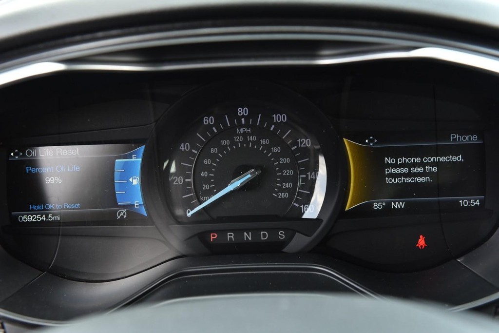 Ford Fusion Vehicle Full-screen Gallery Image 12