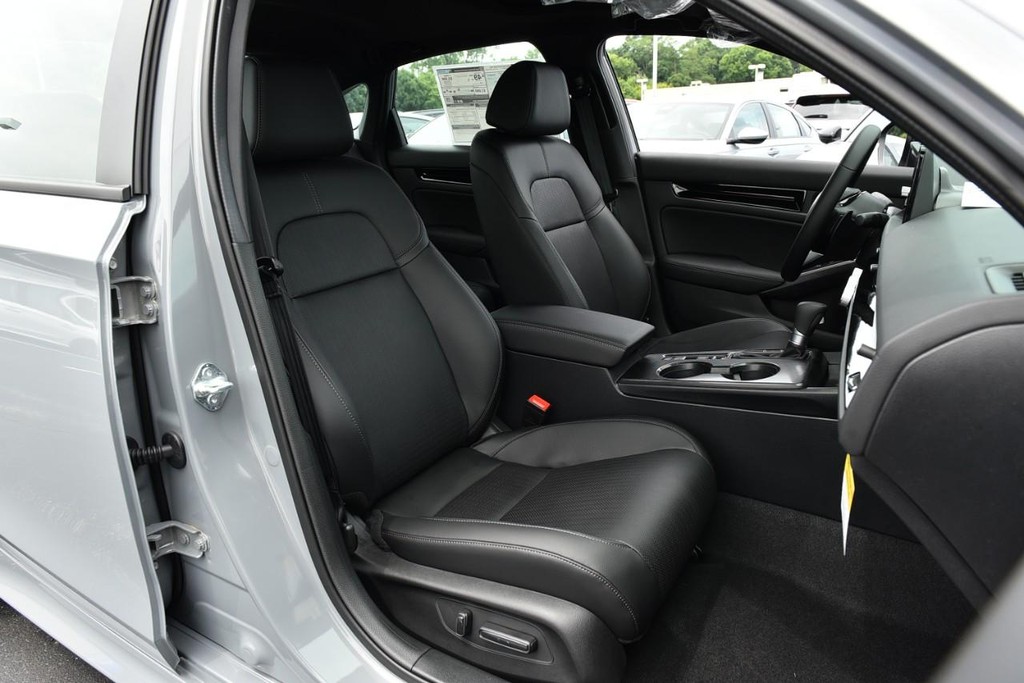 Honda Civic Sedan Hybrid Vehicle Full-screen Gallery Image 23