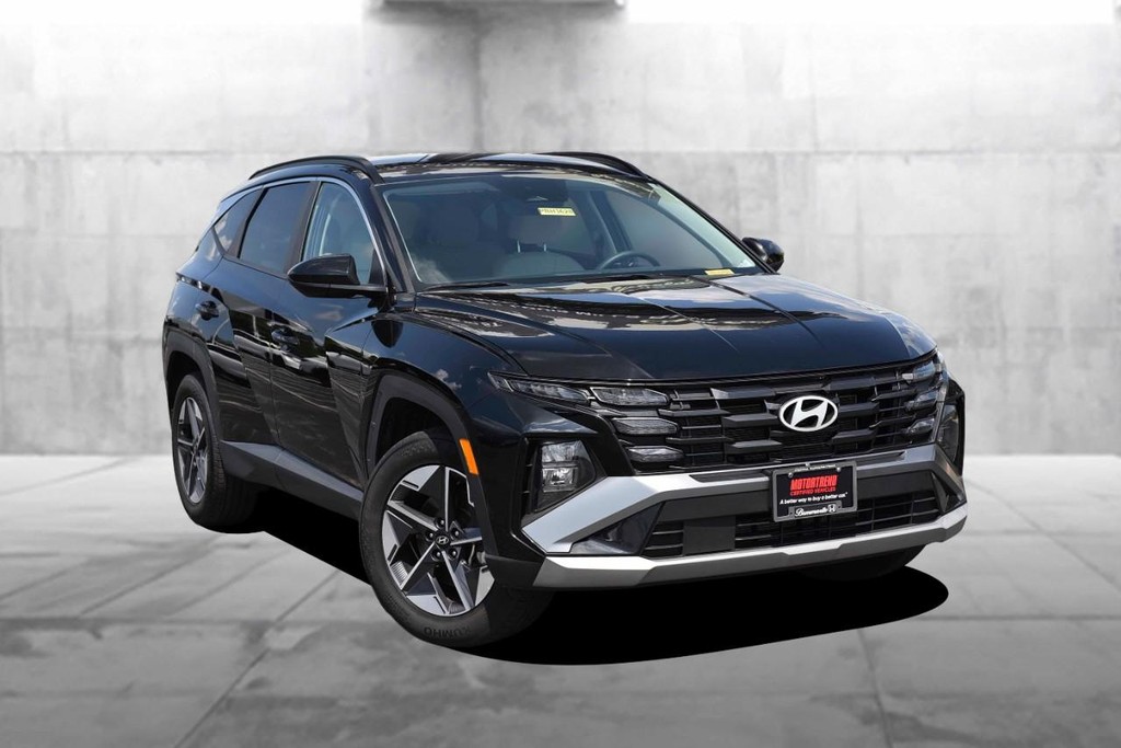 Hyundai Tucson Vehicle Full-screen Gallery Image 2