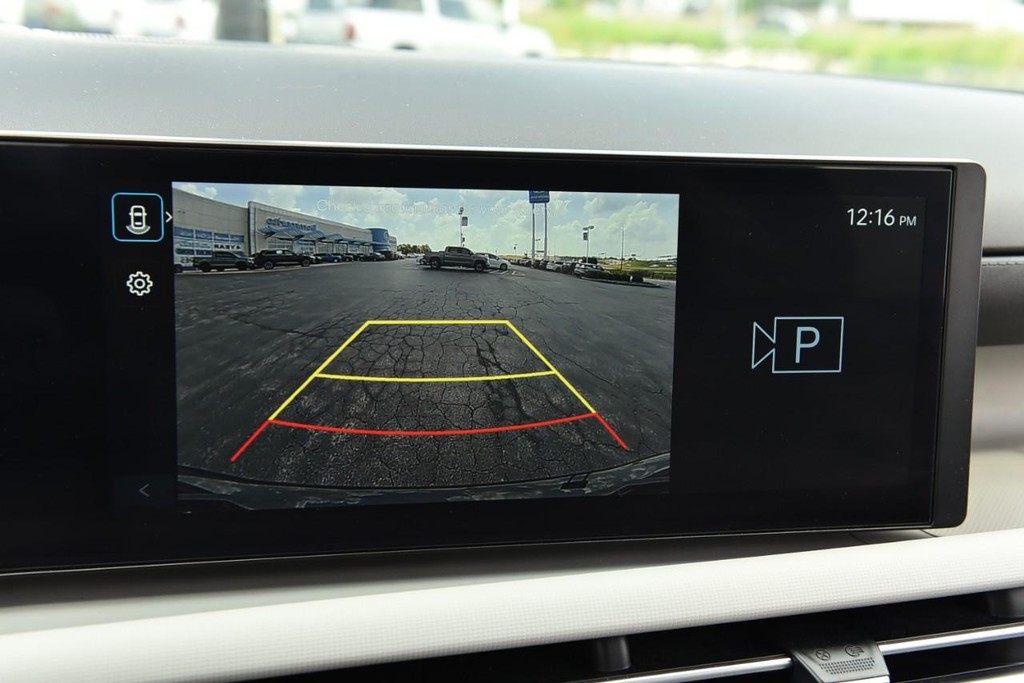 Hyundai Tucson Vehicle Full-screen Gallery Image 12