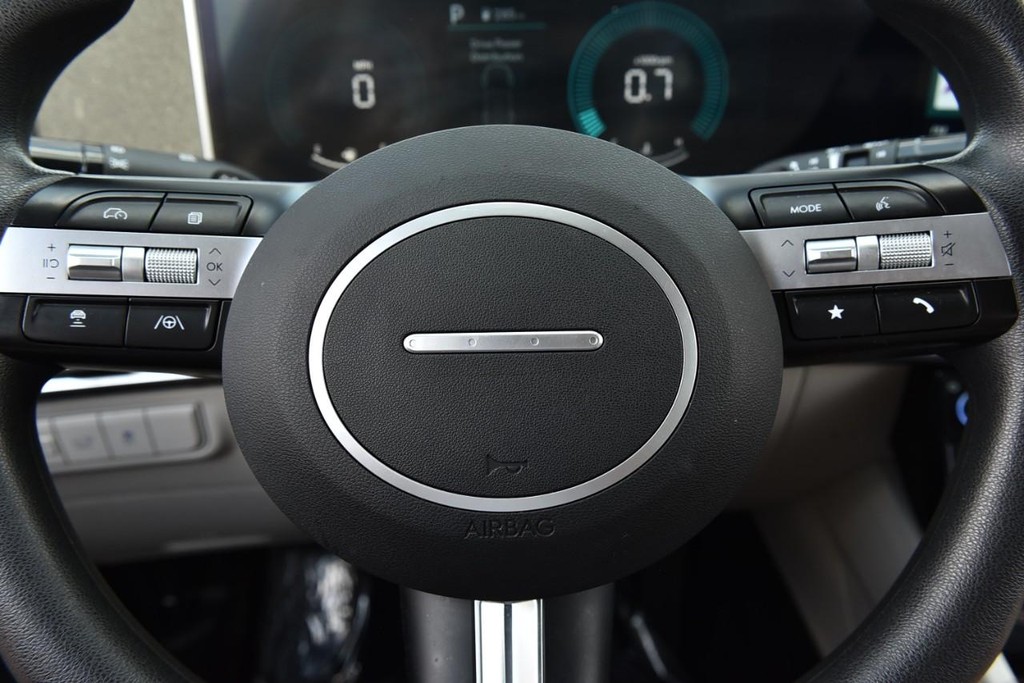 Hyundai Tucson Vehicle Full-screen Gallery Image 18
