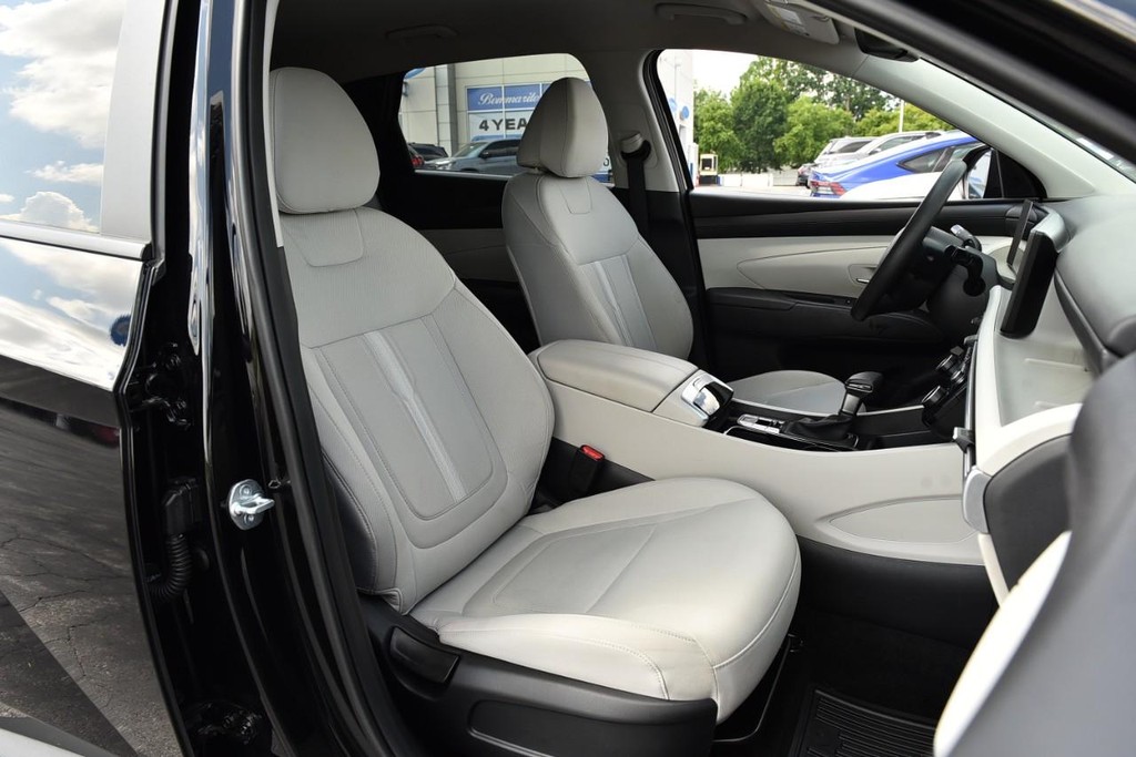Hyundai Tucson Vehicle Full-screen Gallery Image 20
