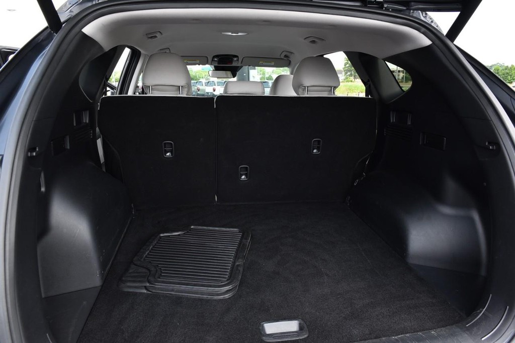 Hyundai Tucson Vehicle Full-screen Gallery Image 24