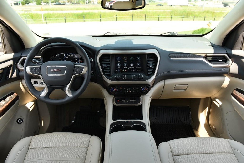 GMC Acadia Vehicle Image 07
