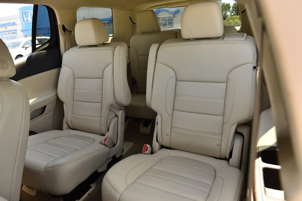 GMC Acadia Vehicle Image 25