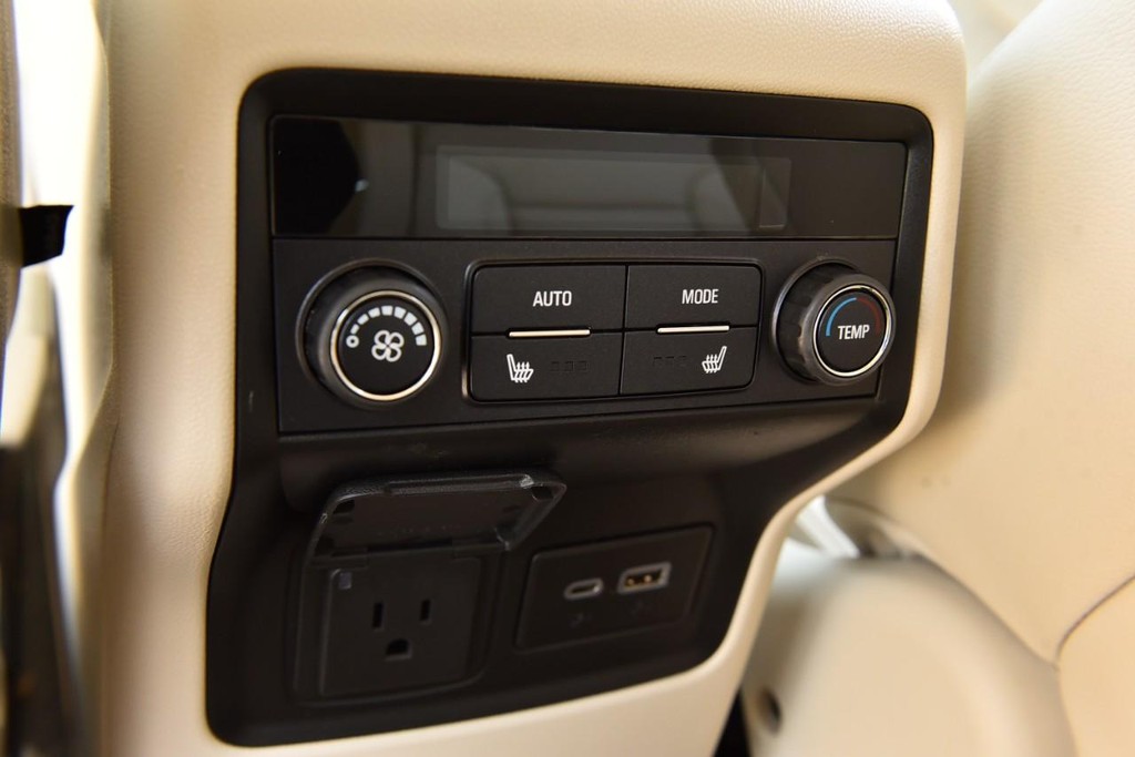 GMC Acadia Vehicle Image 26
