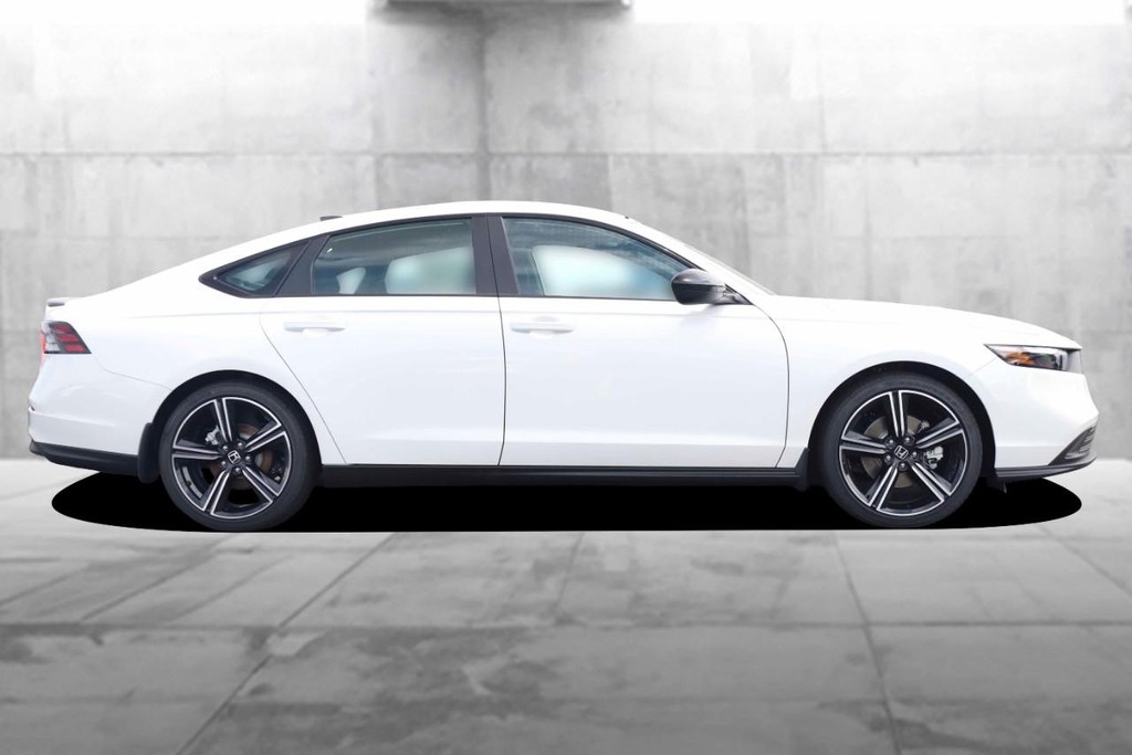 Honda Accord Hybrid Vehicle Image 05