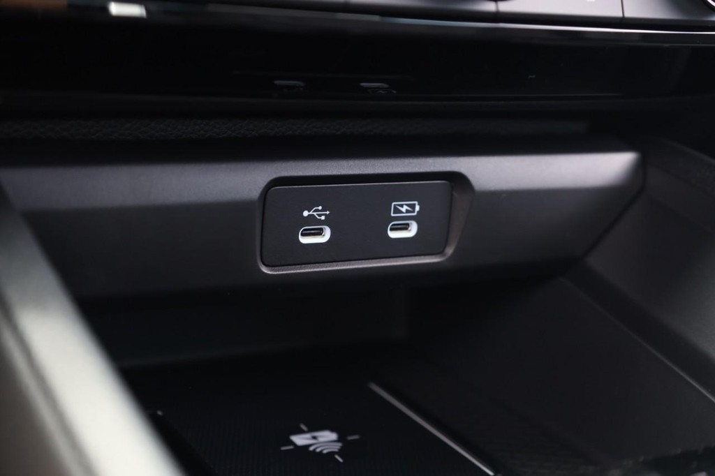 Honda Accord Hybrid Vehicle Image 14