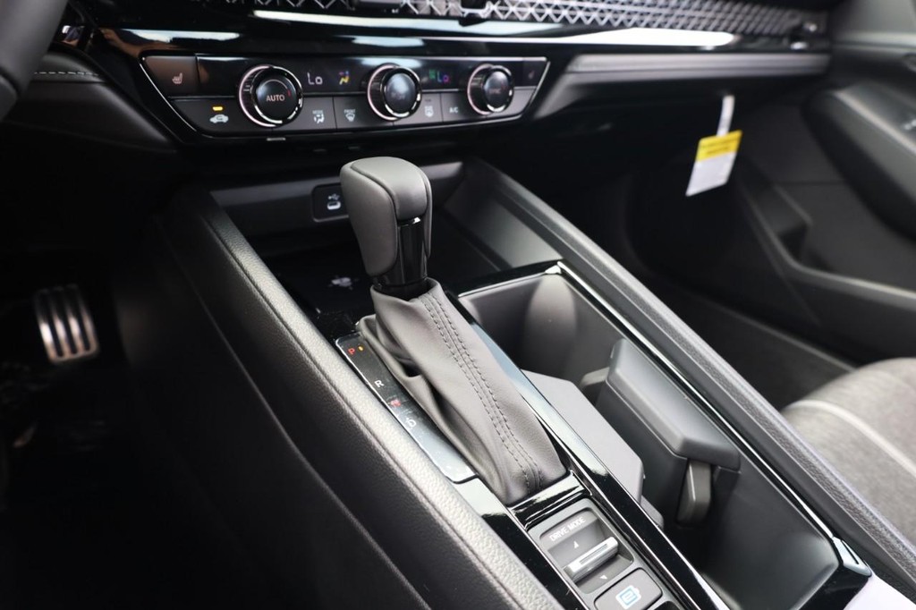 Honda Accord Hybrid Vehicle Image 15