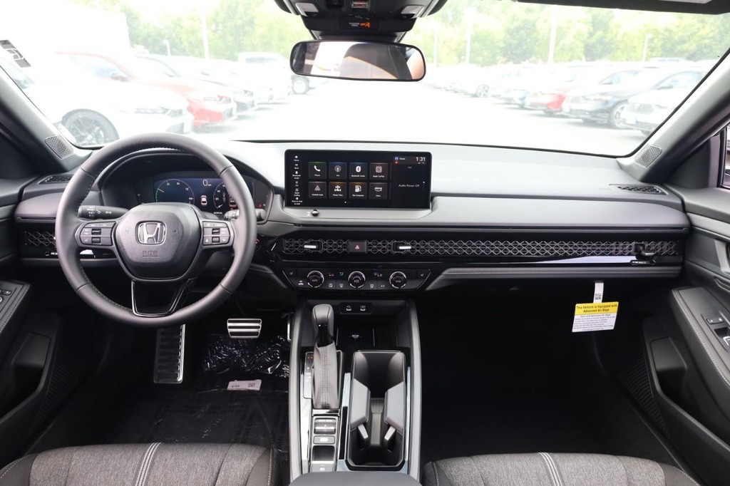 Honda Accord Hybrid Vehicle Image 21