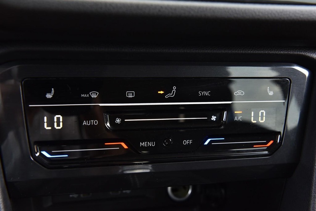 Volkswagen Tiguan Vehicle Image 15