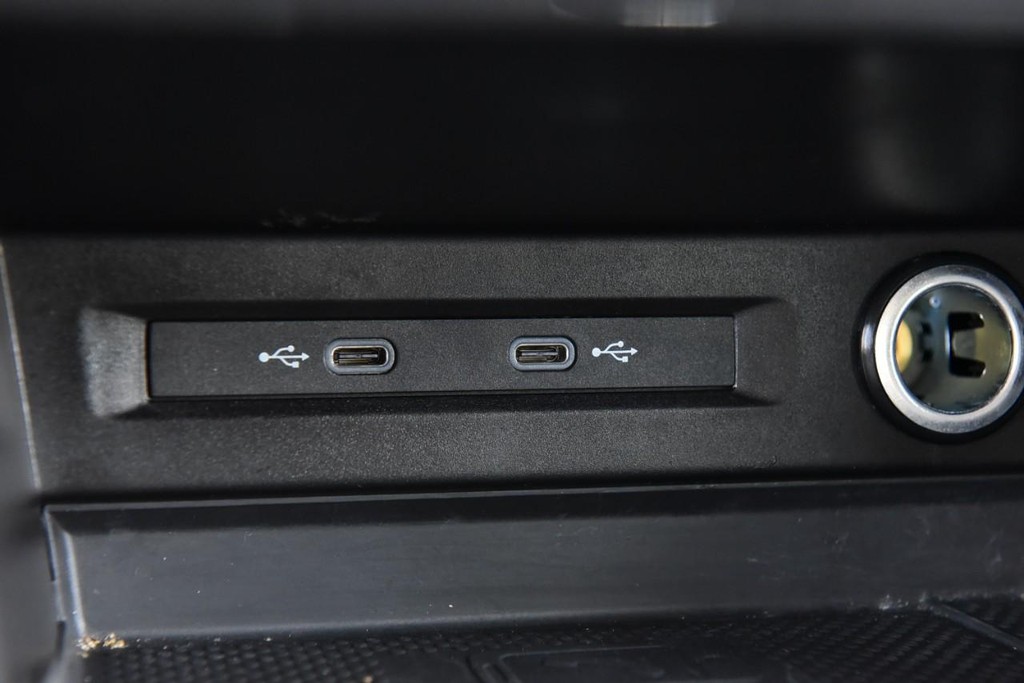 Volkswagen Tiguan Vehicle Image 16