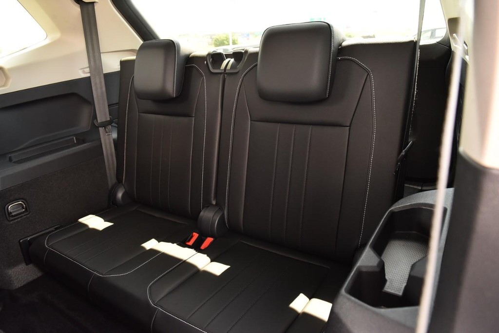 Volkswagen Tiguan Vehicle Image 24