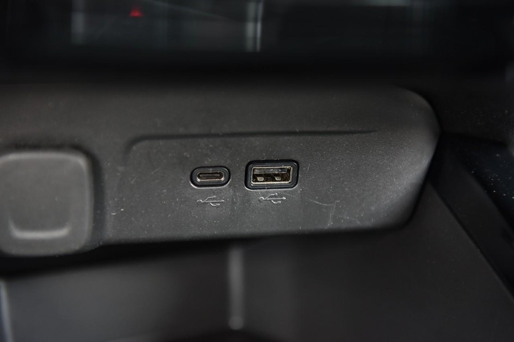 Chevrolet Trax Vehicle Full-screen Gallery Image 14