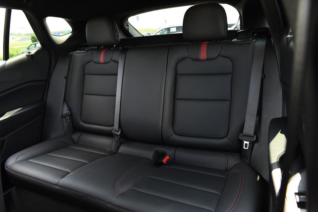 Chevrolet Trax Vehicle Full-screen Gallery Image 20