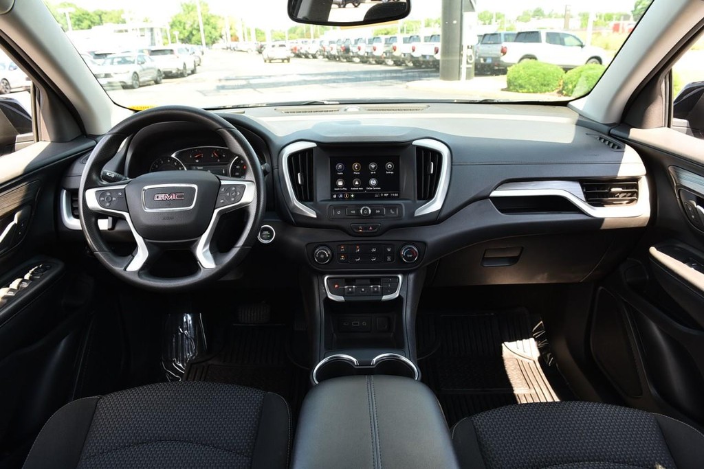 GMC Terrain Vehicle Full-screen Gallery Image 7