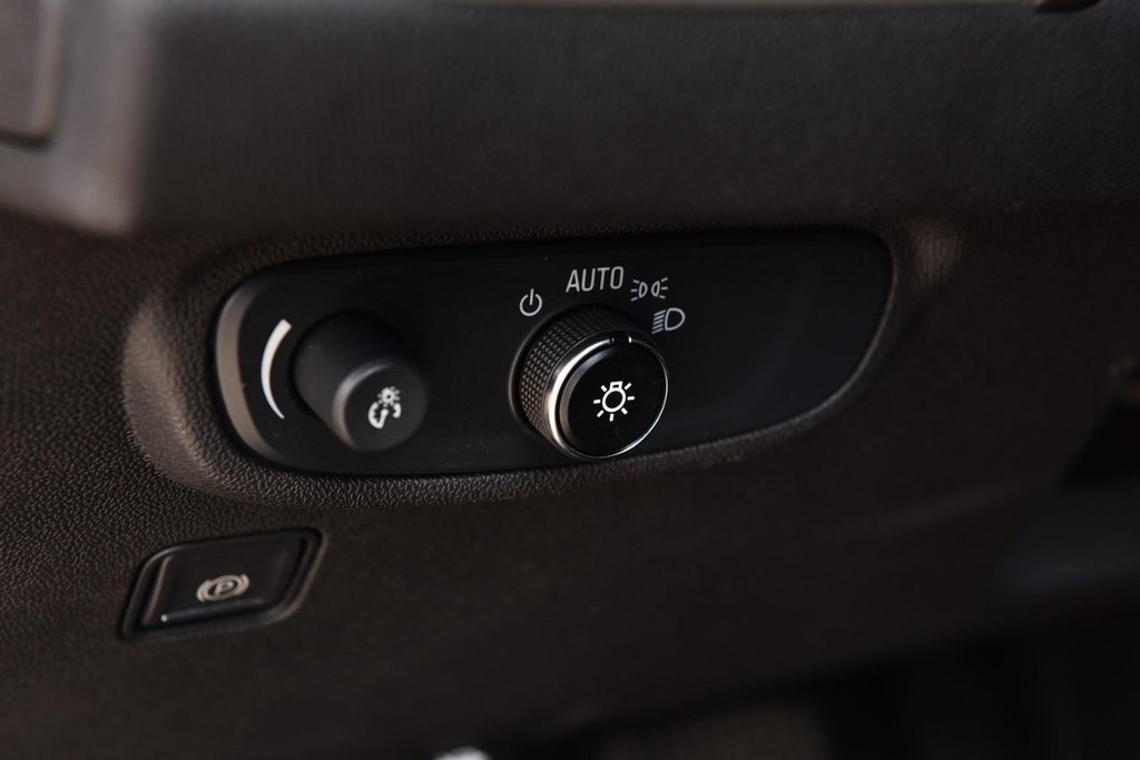 GMC Terrain Vehicle Full-screen Gallery Image 9