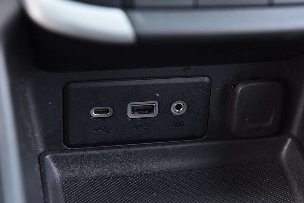 GMC Terrain Vehicle Full-screen Gallery Image 15