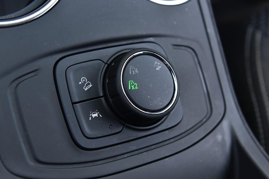 GMC Terrain Vehicle Full-screen Gallery Image 16