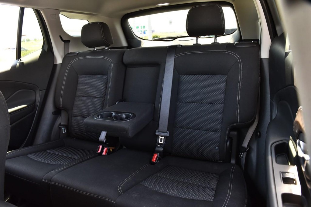 GMC Terrain Vehicle Full-screen Gallery Image 21
