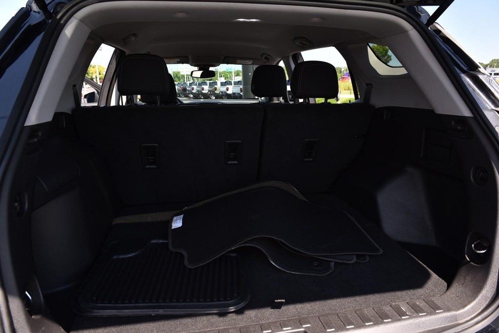 GMC Terrain Vehicle Full-screen Gallery Image 24