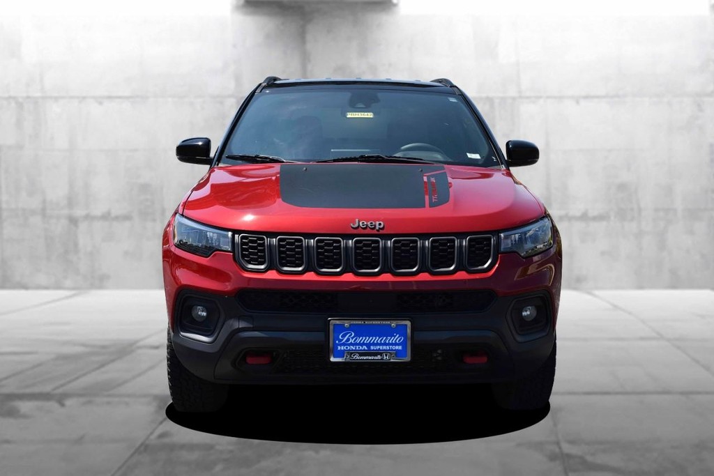 Jeep Compass Vehicle Full-screen Gallery Image 4