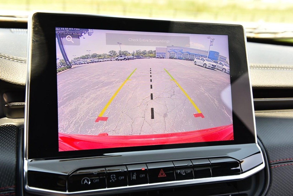 Jeep Compass Vehicle Full-screen Gallery Image 13