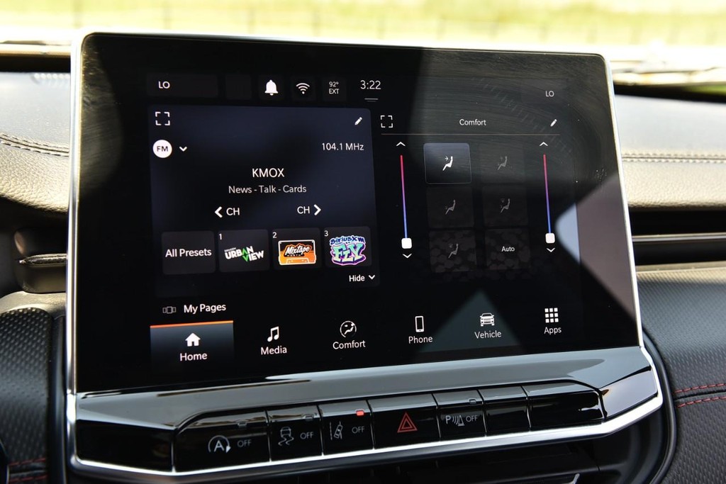 Jeep Compass Vehicle Full-screen Gallery Image 14