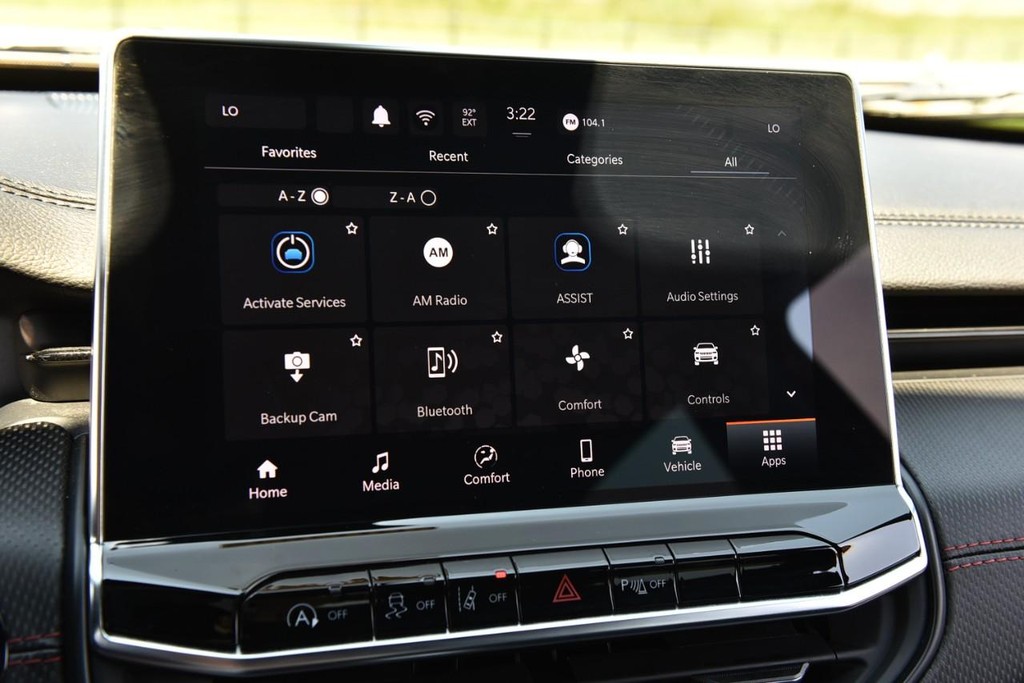 Jeep Compass Vehicle Full-screen Gallery Image 15