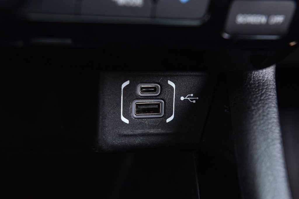 Jeep Compass Vehicle Full-screen Gallery Image 17