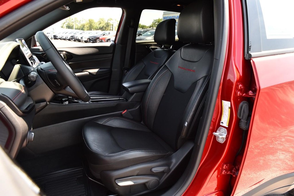 Jeep Compass Vehicle Full-screen Gallery Image 21