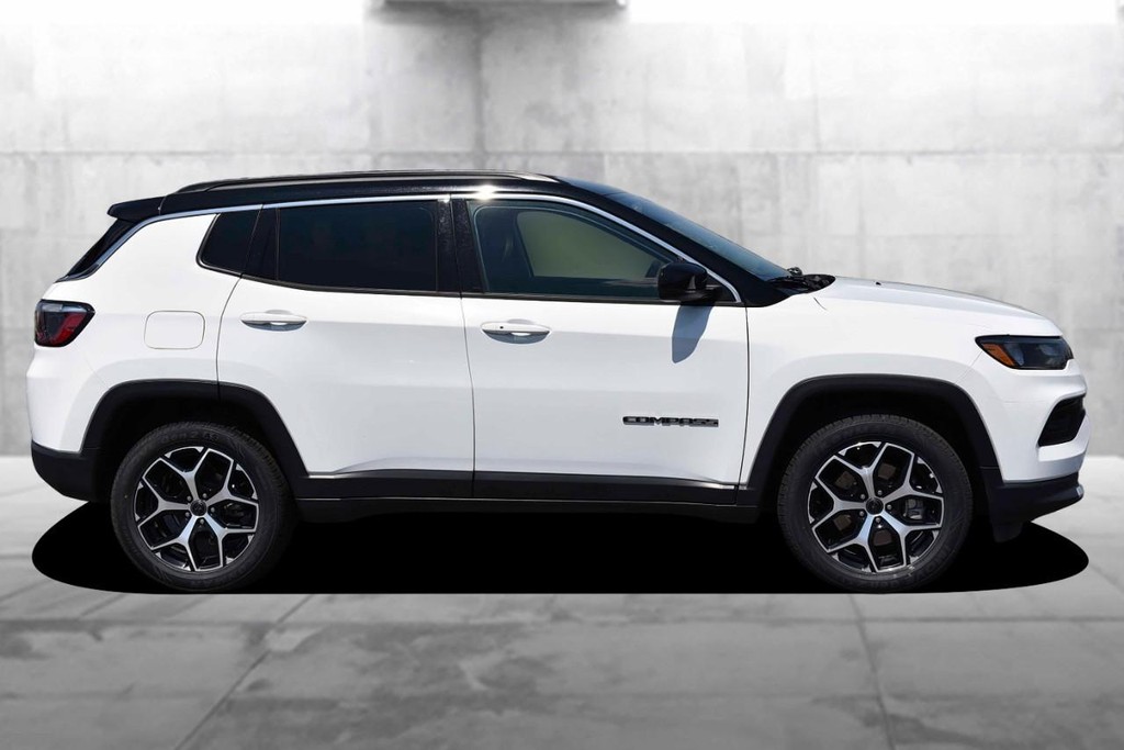 Jeep Compass Vehicle Full-screen Gallery Image 5