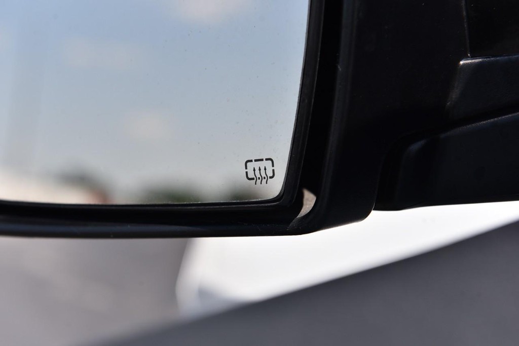 Jeep Compass Vehicle Full-screen Gallery Image 9