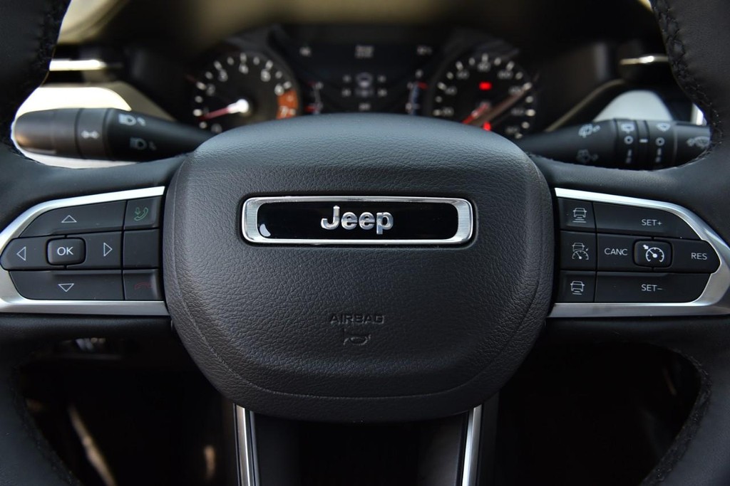 Jeep Compass Vehicle Full-screen Gallery Image 20