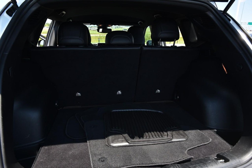 Jeep Compass Vehicle Full-screen Gallery Image 25