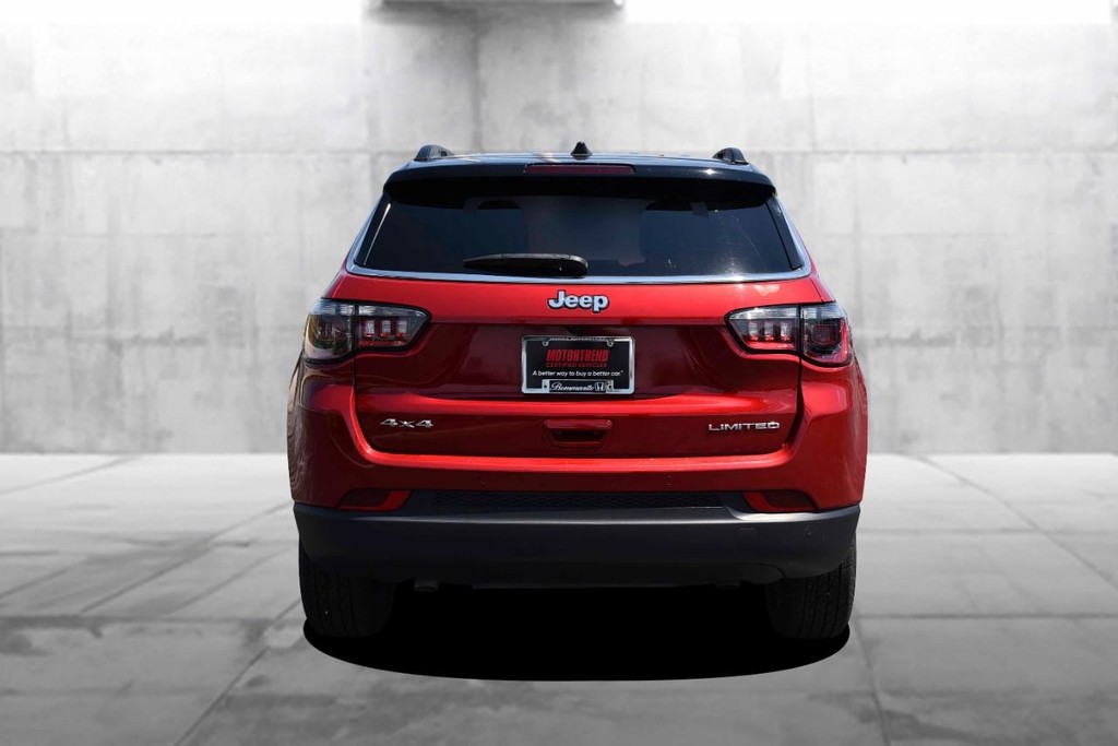 Jeep Compass Vehicle Full-screen Gallery Image 6