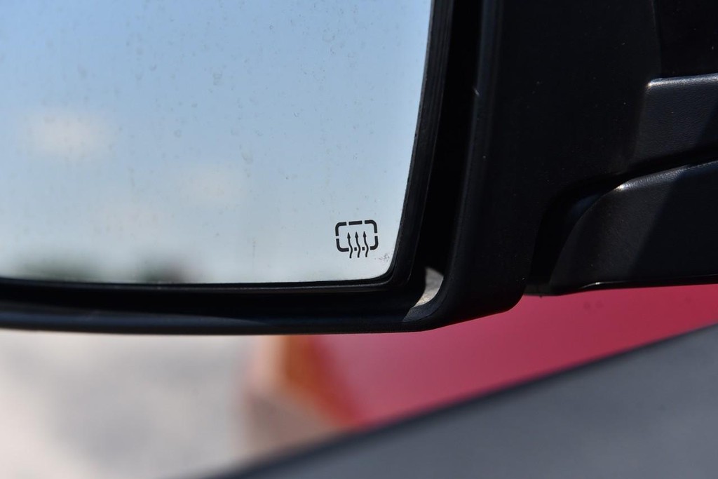 Jeep Compass Vehicle Full-screen Gallery Image 9