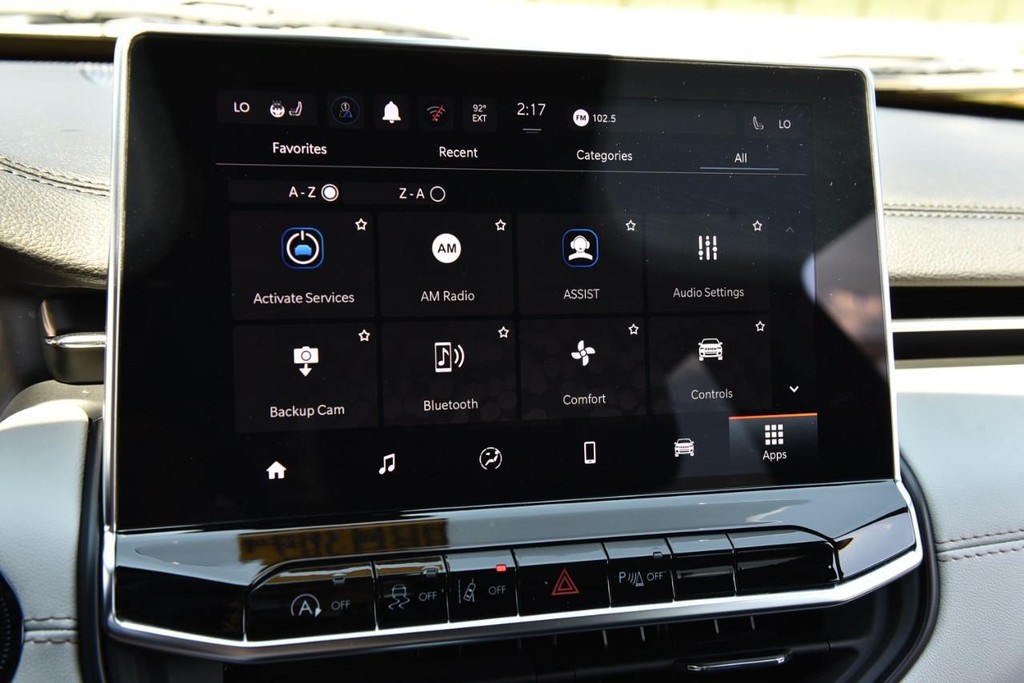 Jeep Compass Vehicle Full-screen Gallery Image 15