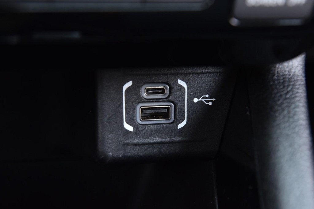 Jeep Compass Vehicle Full-screen Gallery Image 17