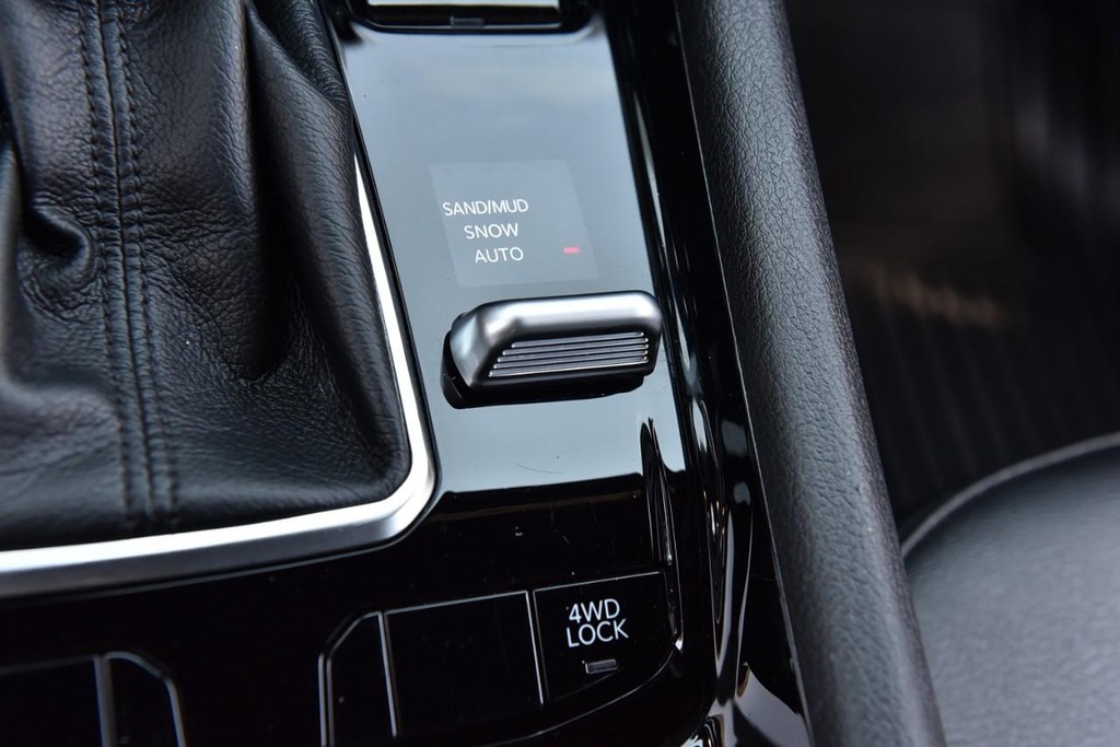Jeep Compass Vehicle Full-screen Gallery Image 18