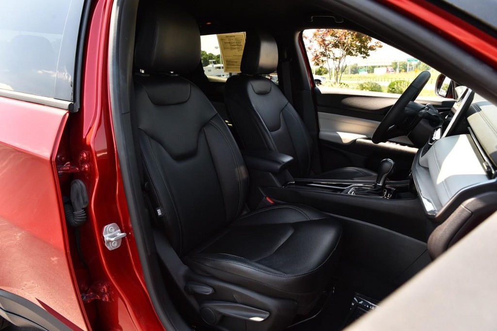 Jeep Compass Vehicle Full-screen Gallery Image 22